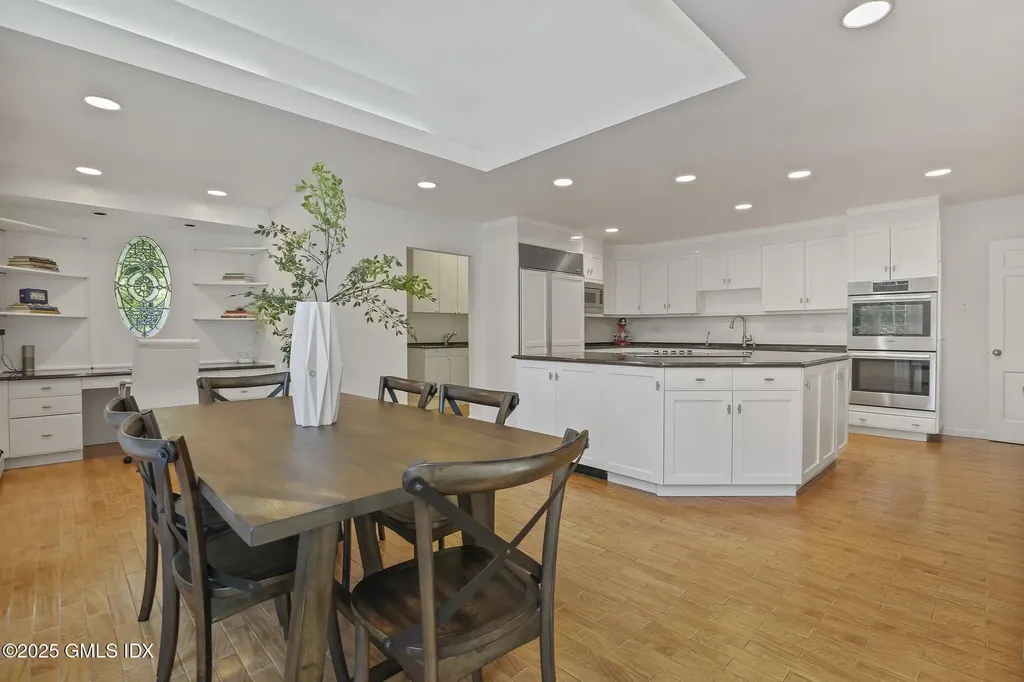 8 Tinker Lane Greenwich CT 06830