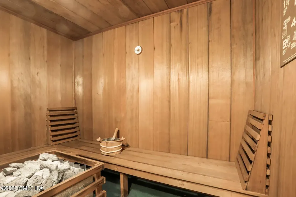 8 Tinker Lane Greenwich CT 06830