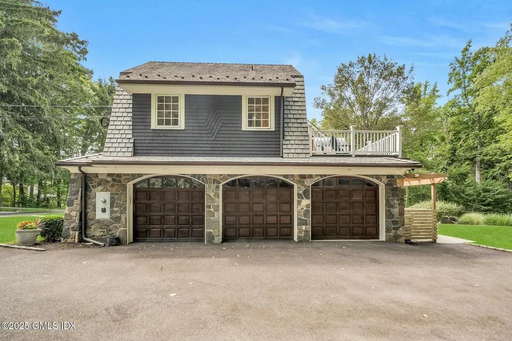 157 Harpsichord Turnpike Stamford CT 06903