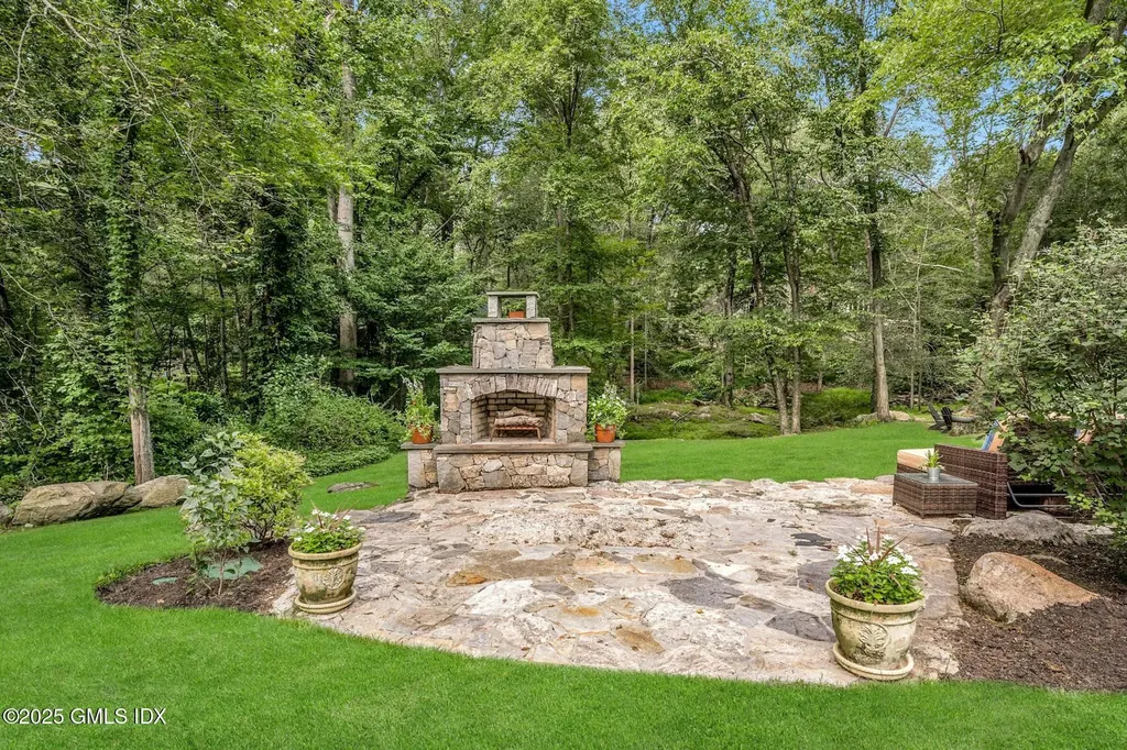 157 Harpsichord Turnpike Stamford CT 06903