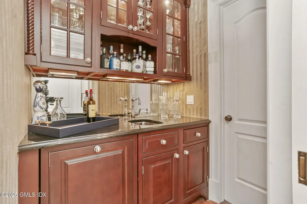 70 Sherwood Avenue Greenwich CT 06831