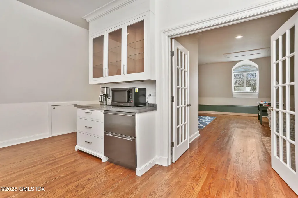 70 Sherwood Avenue Greenwich CT 06831