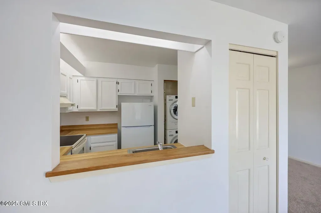 1465 E Putnam Avenue Old Greenwich CT 06870