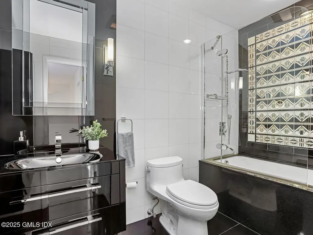 328 Hamilton Avenue Greenwich CT 06830