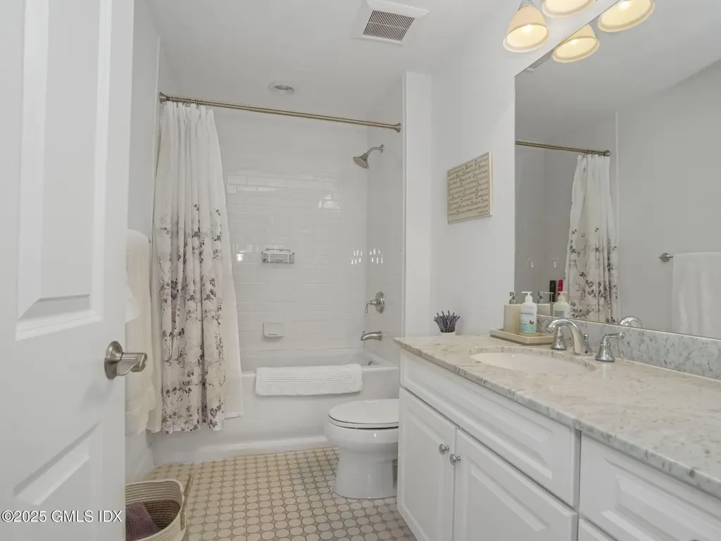 77 Havemeyer Lane Stamford CT 06902