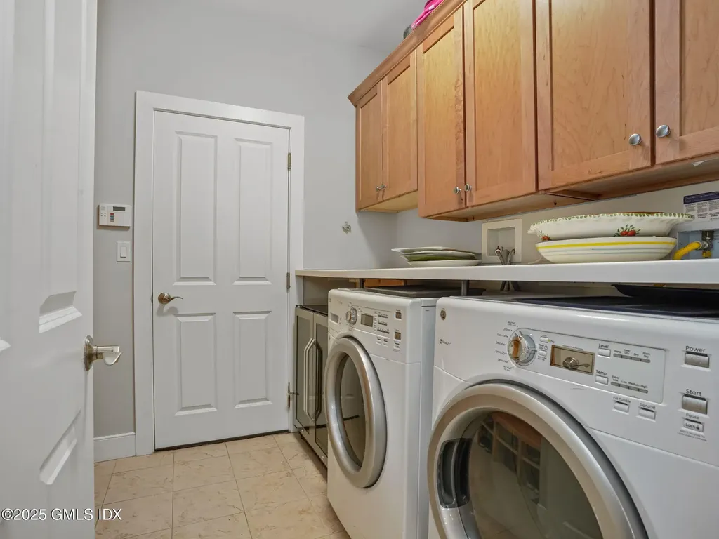 77 Havemeyer Lane Stamford CT 06902