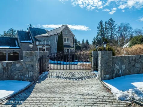 8 Lindsay Drive Greenwich CT 06830