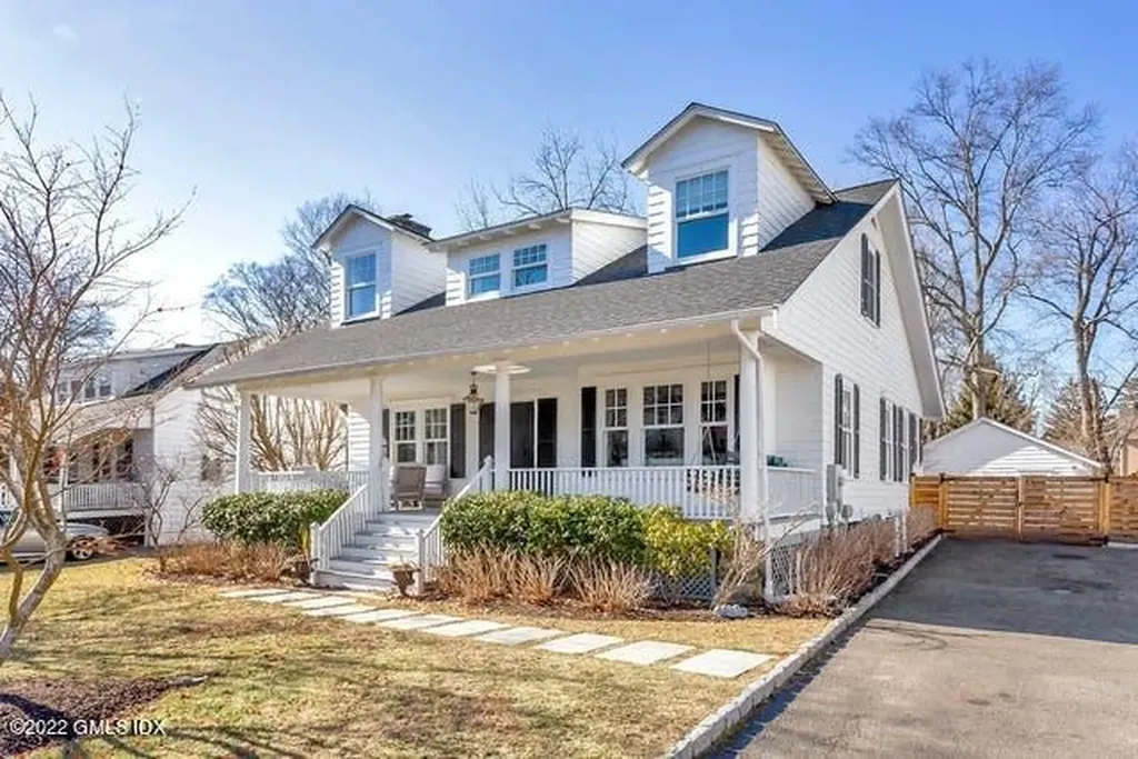 11 Roosevelt Avenue Old Greenwich CT 06870