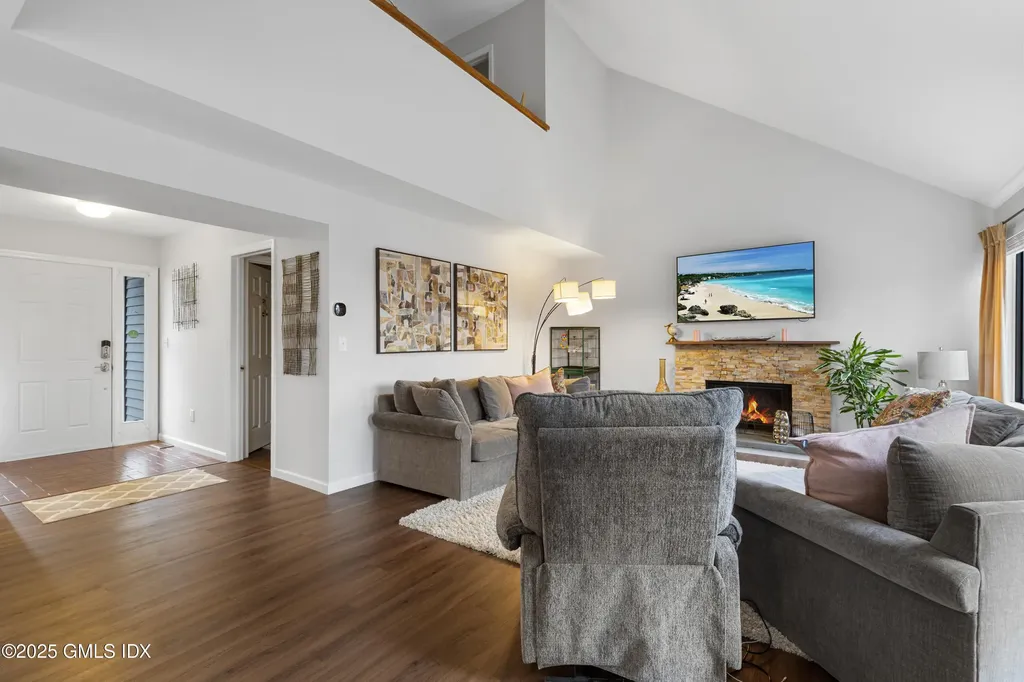 404 W Lyon Farm Drive Greenwich CT 06831