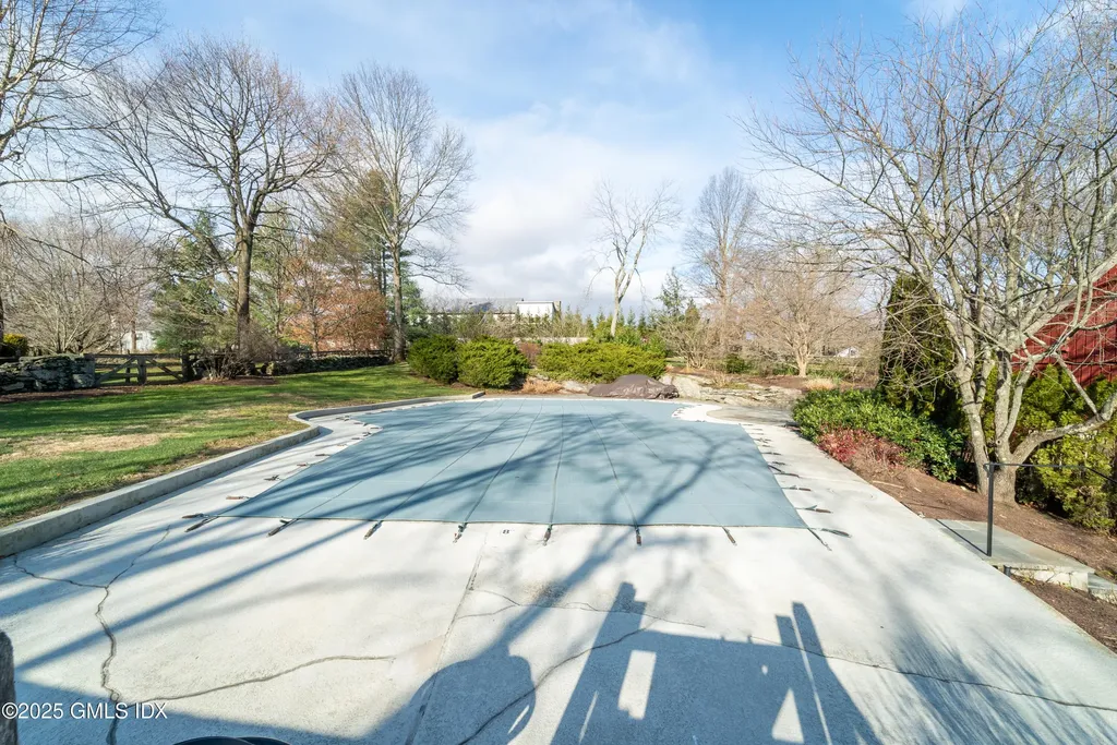 404 W Lyon Farm Drive Greenwich CT 06831