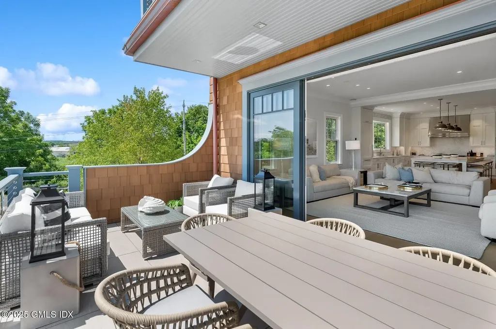 405 Whitfield Street Guilford CT 06437