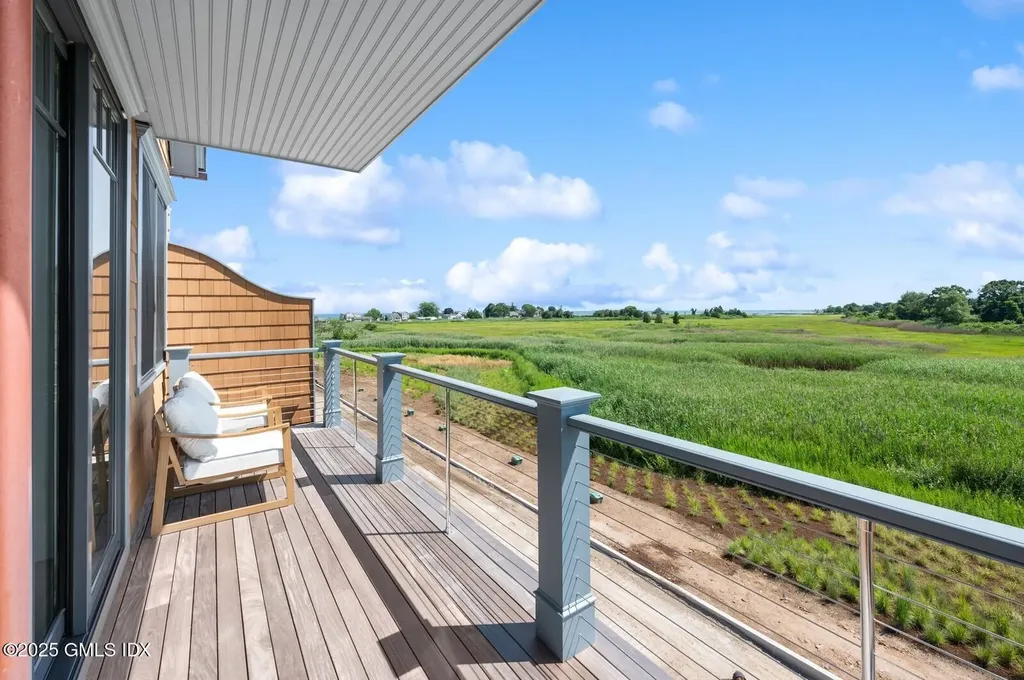 405 Whitfield Street Guilford CT 06437