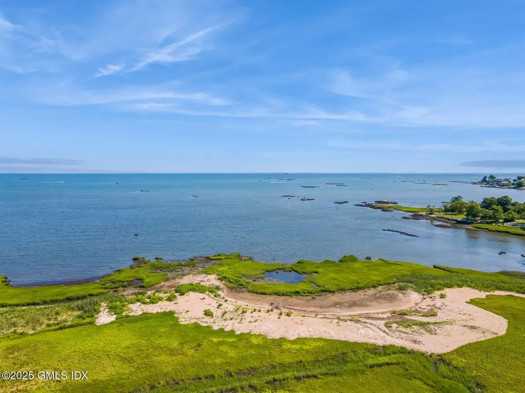 405 Whitfield Street Guilford CT 06437