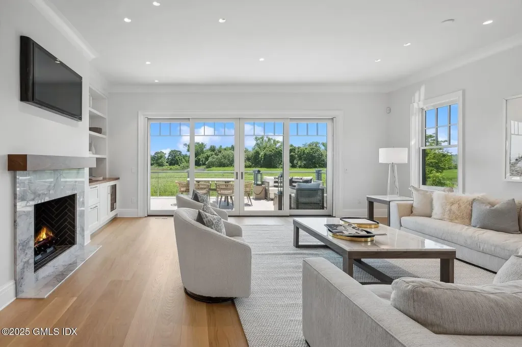 405 Whitfield Street Guilford CT 06437