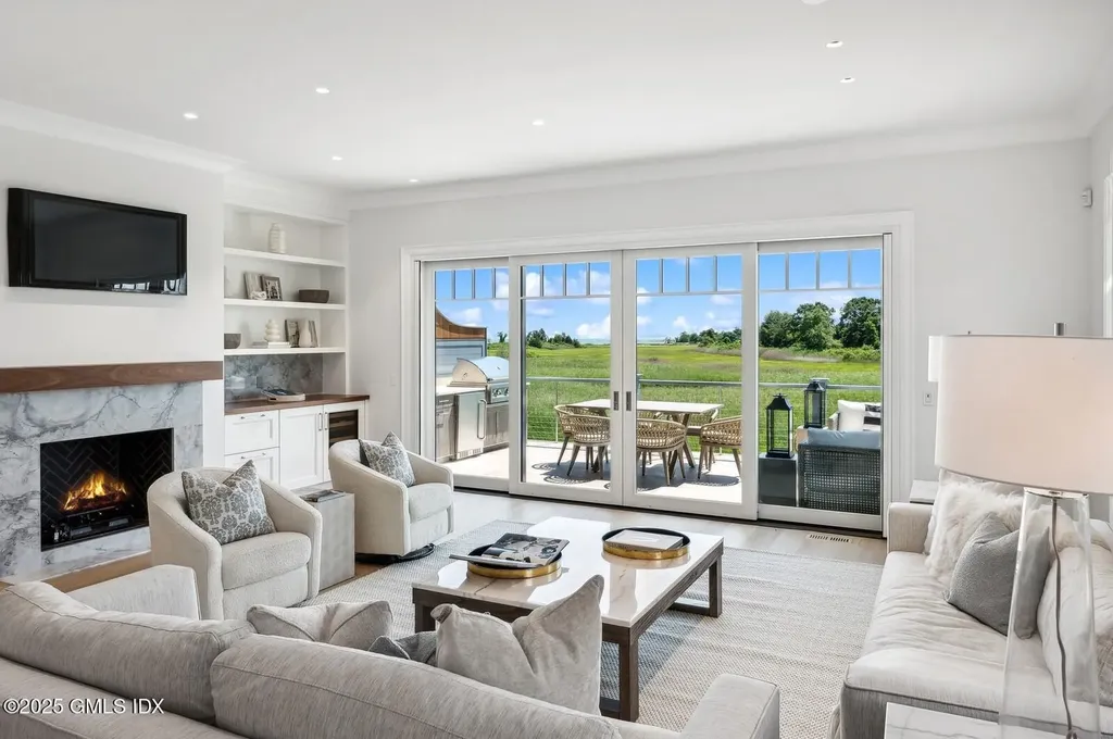 405 Whitfield Street Guilford CT 06437