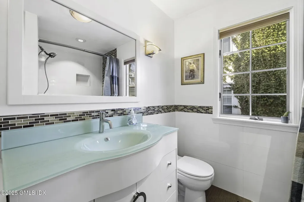 39 Center Drive Old Greenwich CT 06870