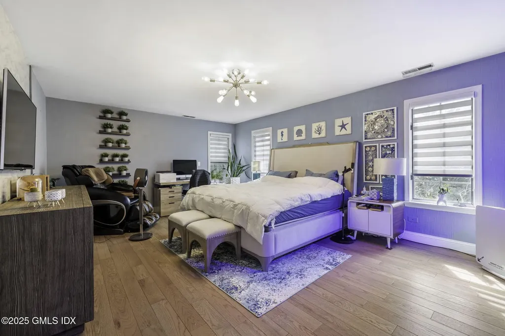 39 Center Drive Old Greenwich CT 06870