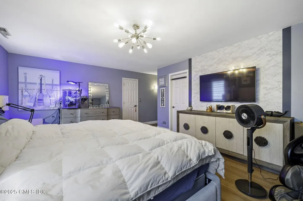 39 Center Drive Old Greenwich CT 06870