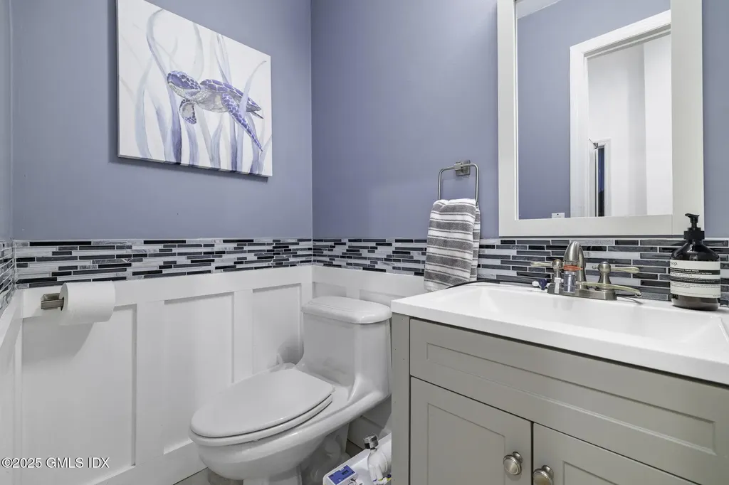 39 Center Drive Old Greenwich CT 06870