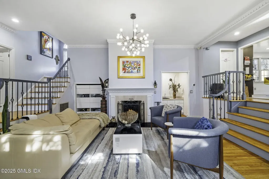 39 Center Drive Old Greenwich CT 06870