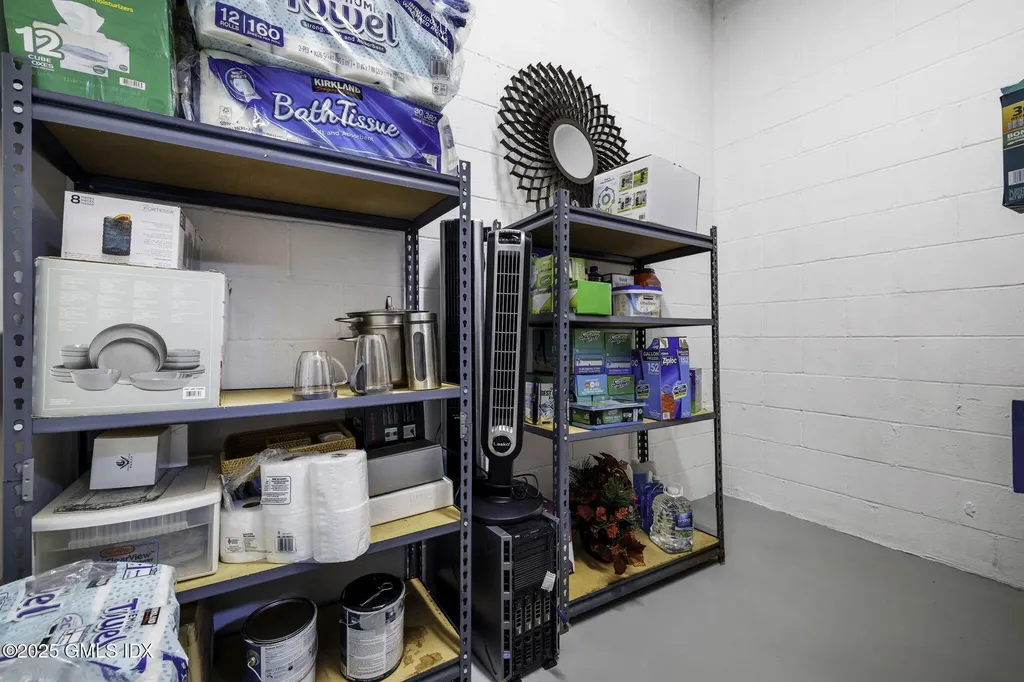 39 Center Drive Old Greenwich CT 06870