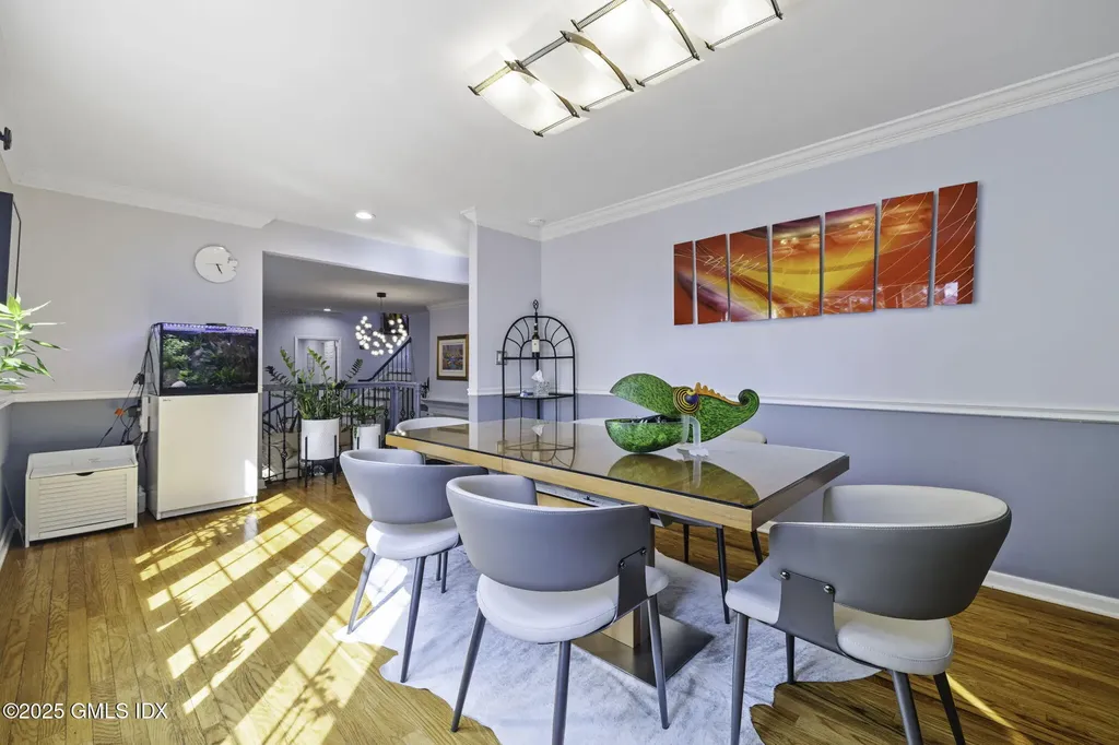 39 Center Drive Old Greenwich CT 06870