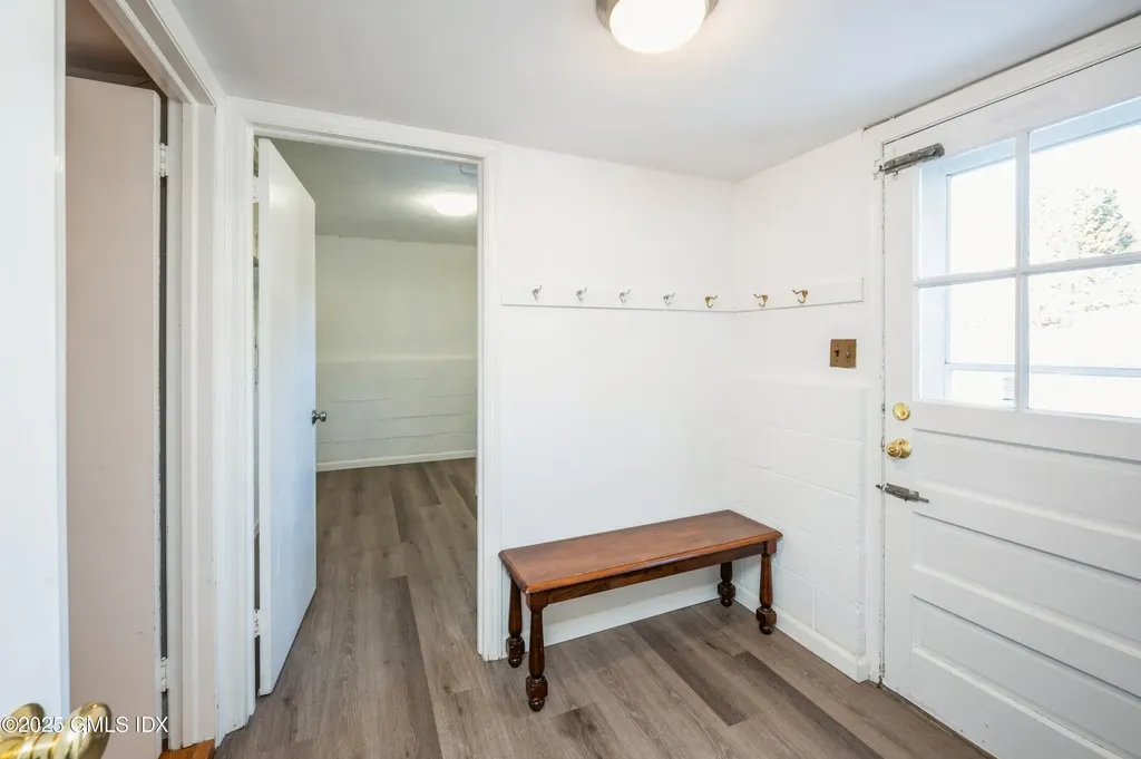 19 Bayside Terrace Riverside CT 06878