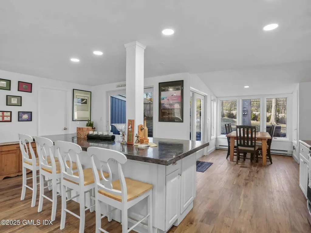 31 Summit Road Riverside CT 06878