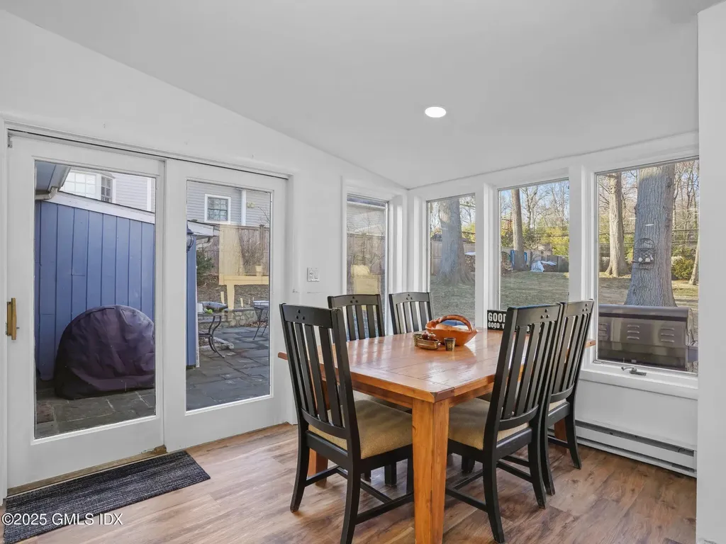 31 Summit Road Riverside CT 06878