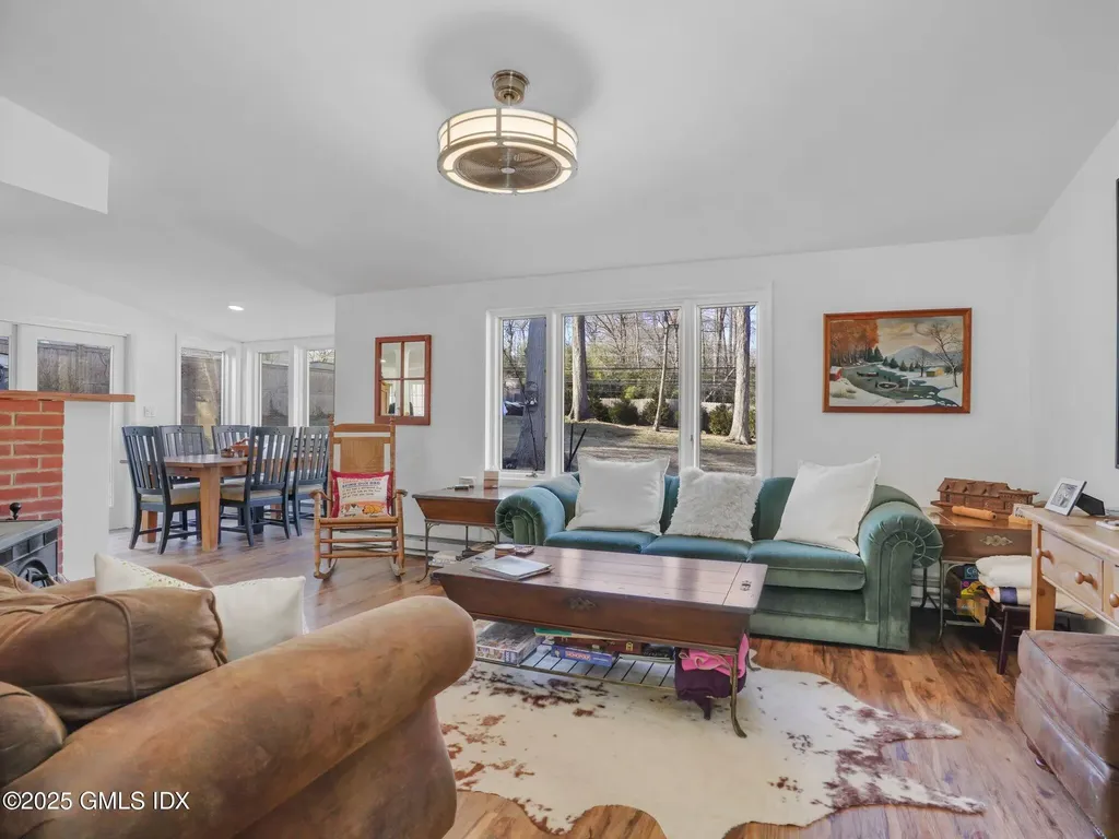 31 Summit Road Riverside CT 06878