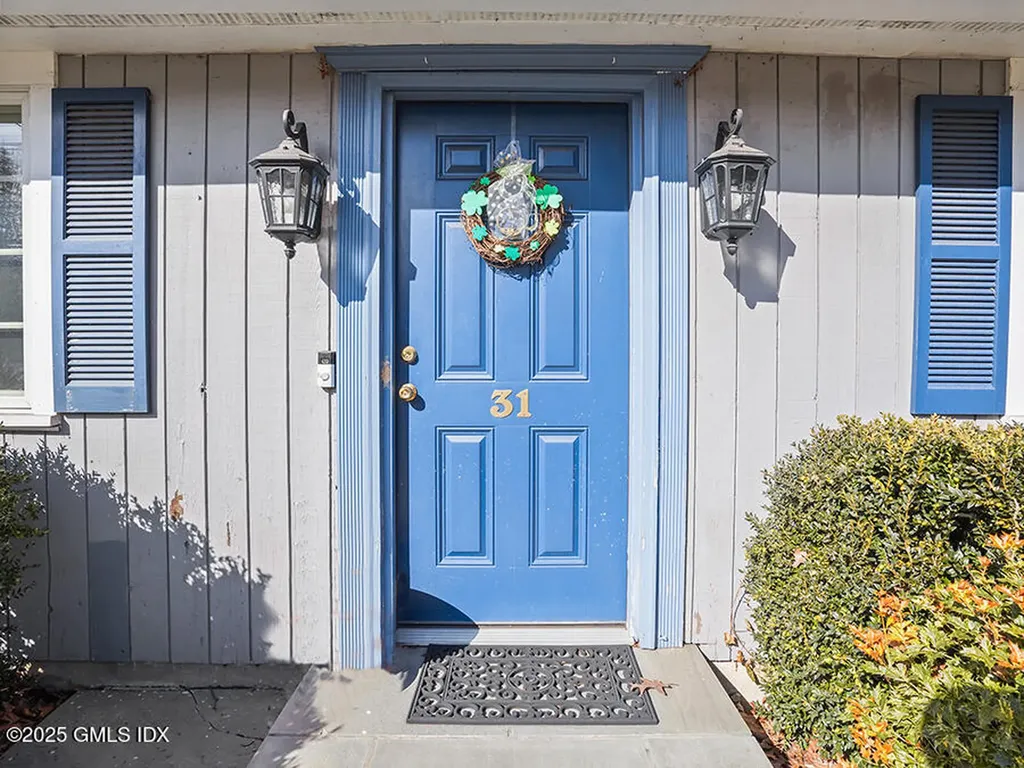 31 Summit Road Riverside CT 06878