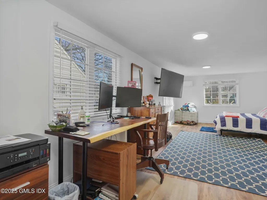 31 Summit Road Riverside CT 06878