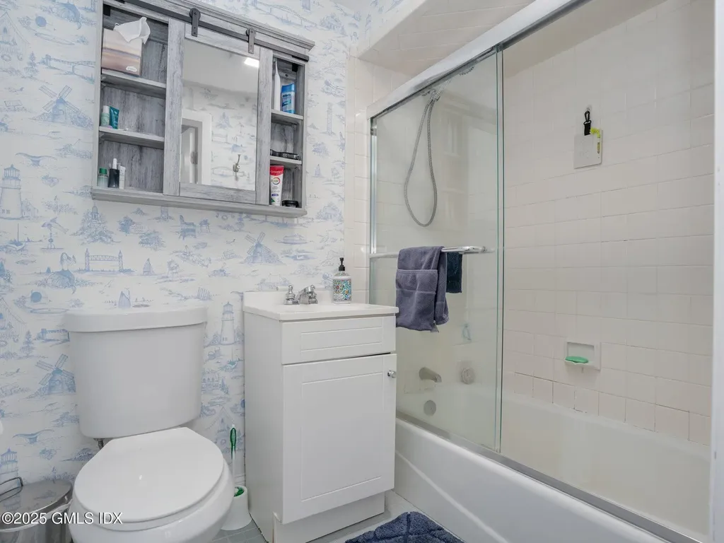 31 Summit Road Riverside CT 06878