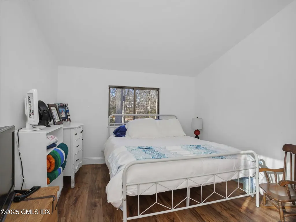 31 Summit Road Riverside CT 06878