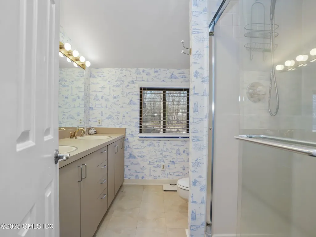 31 Summit Road Riverside CT 06878