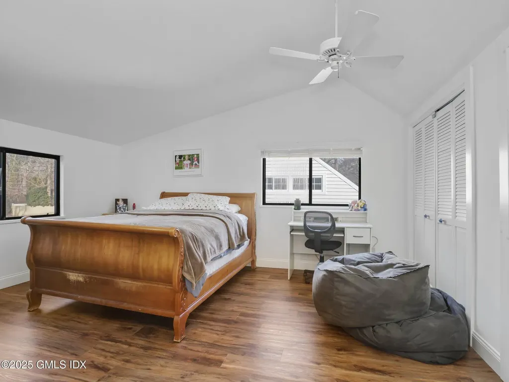 31 Summit Road Riverside CT 06878