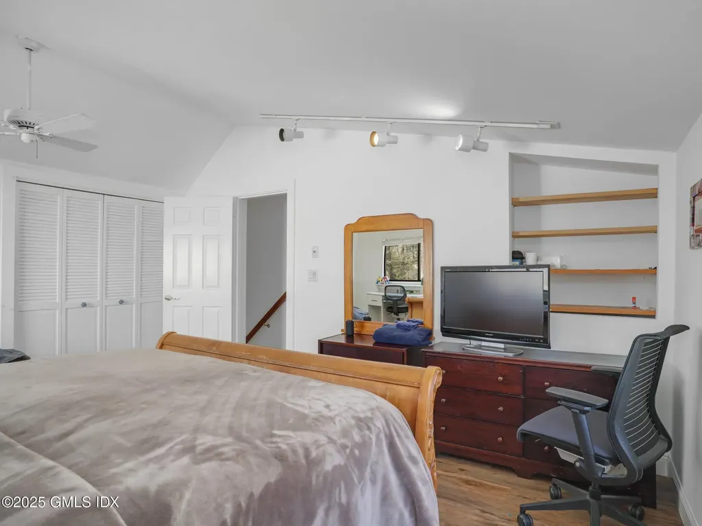 31 Summit Road Riverside CT 06878