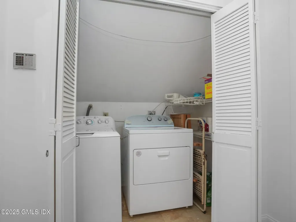 31 Summit Road Riverside CT 06878