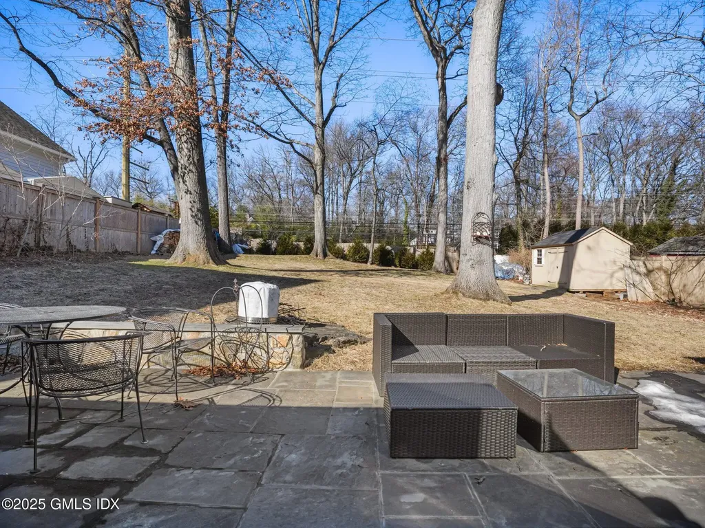 31 Summit Road Riverside CT 06878