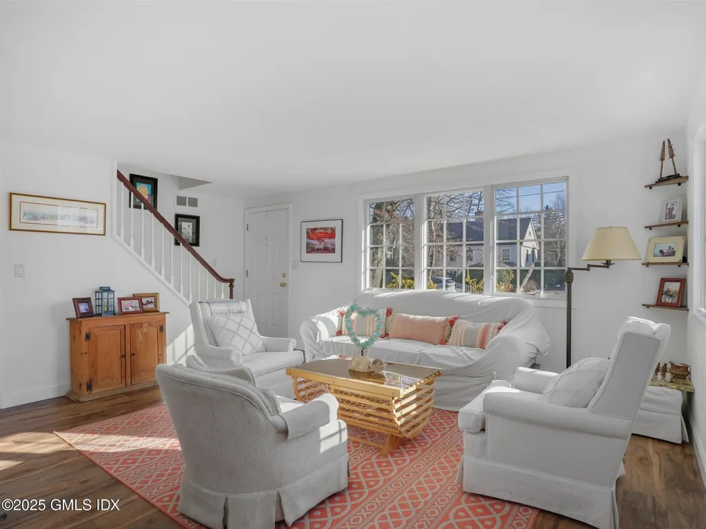 31 Summit Road Riverside CT 06878