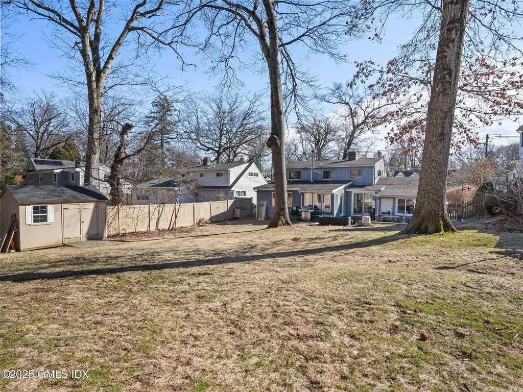 31 Summit Road Riverside CT 06878