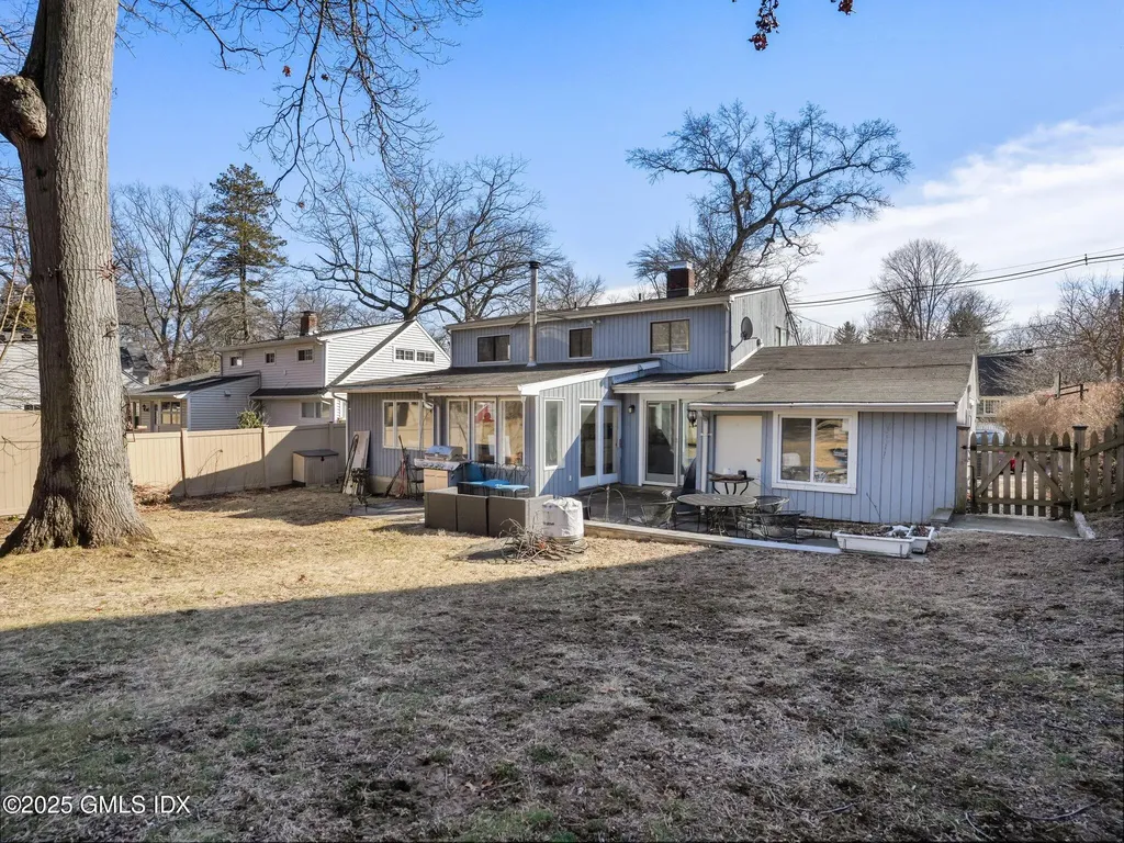 31 Summit Road Riverside CT 06878