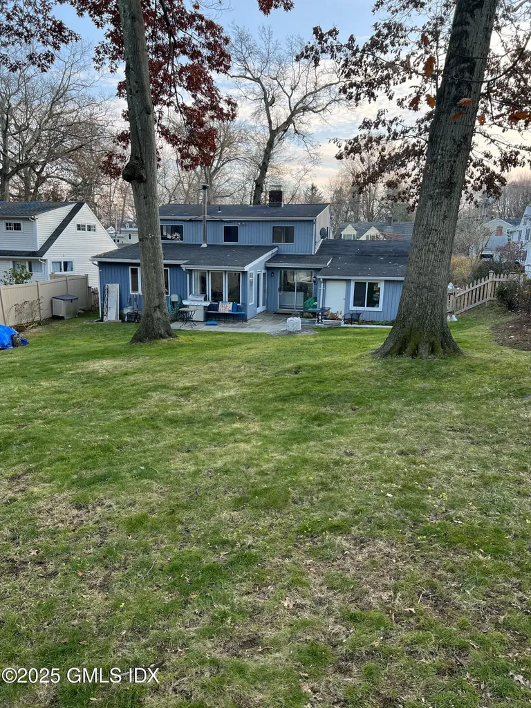 31 Summit Road Riverside CT 06878