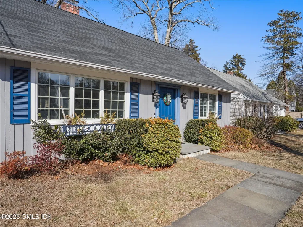 31 Summit Road Riverside CT 06878