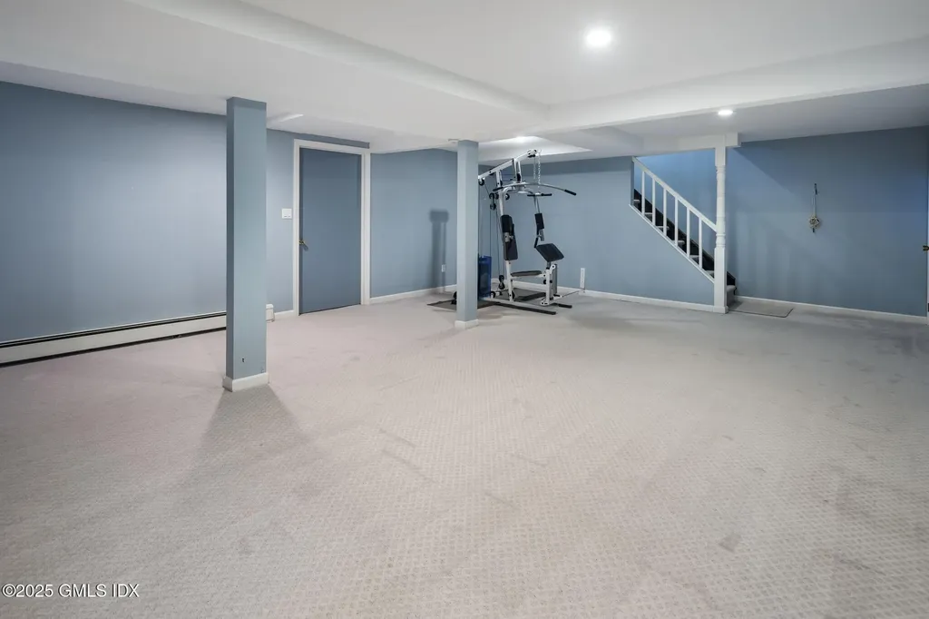 27 Wind Mill Circle Stamford CT 06903