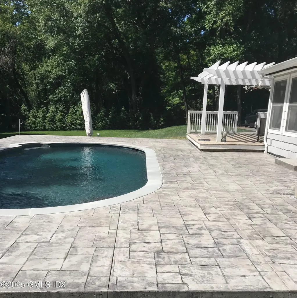 27 Wind Mill Circle Stamford CT 06903