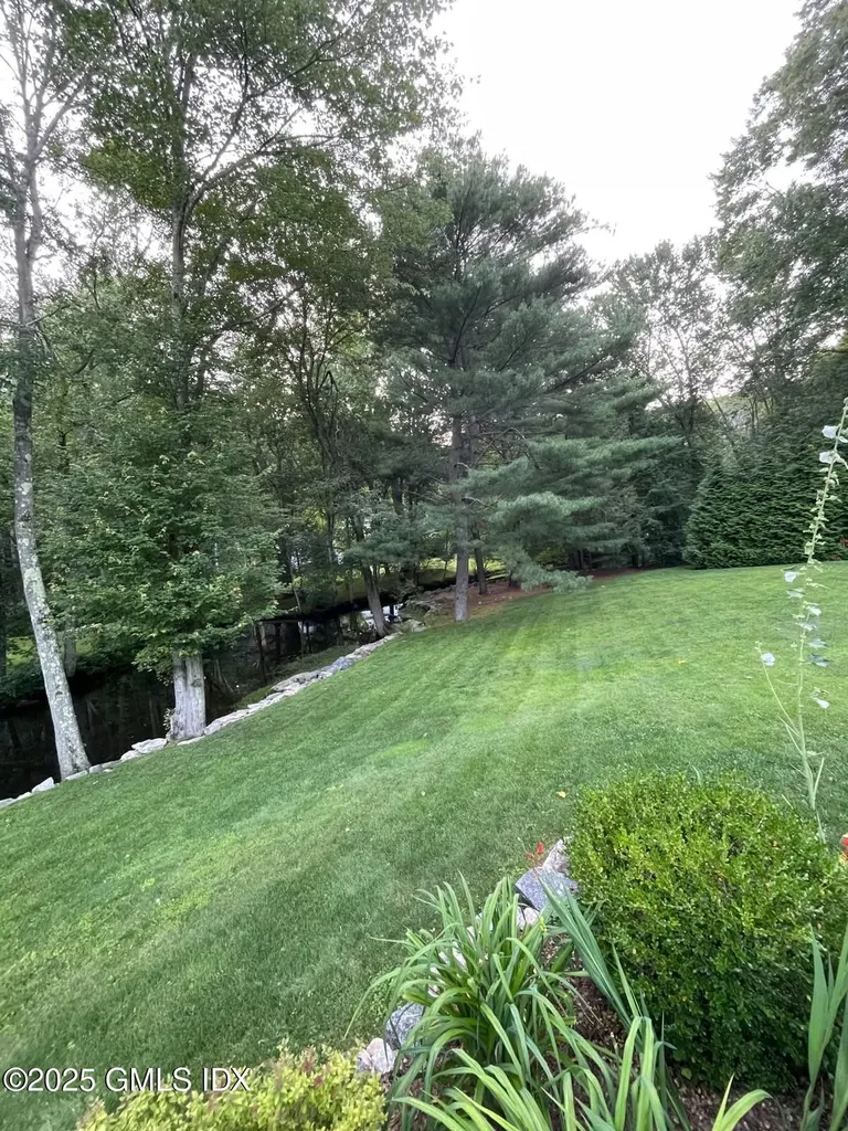 27 Wind Mill Circle Stamford CT 06903