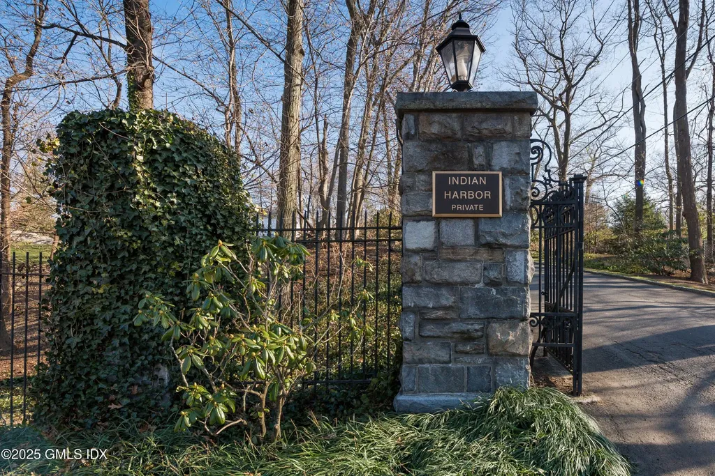 2 Vista Drive Greenwich CT 06830