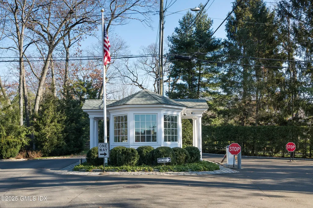 2 Vista Drive Greenwich CT 06830