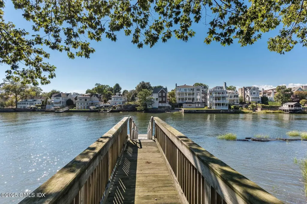 2 Vista Drive Greenwich CT 06830